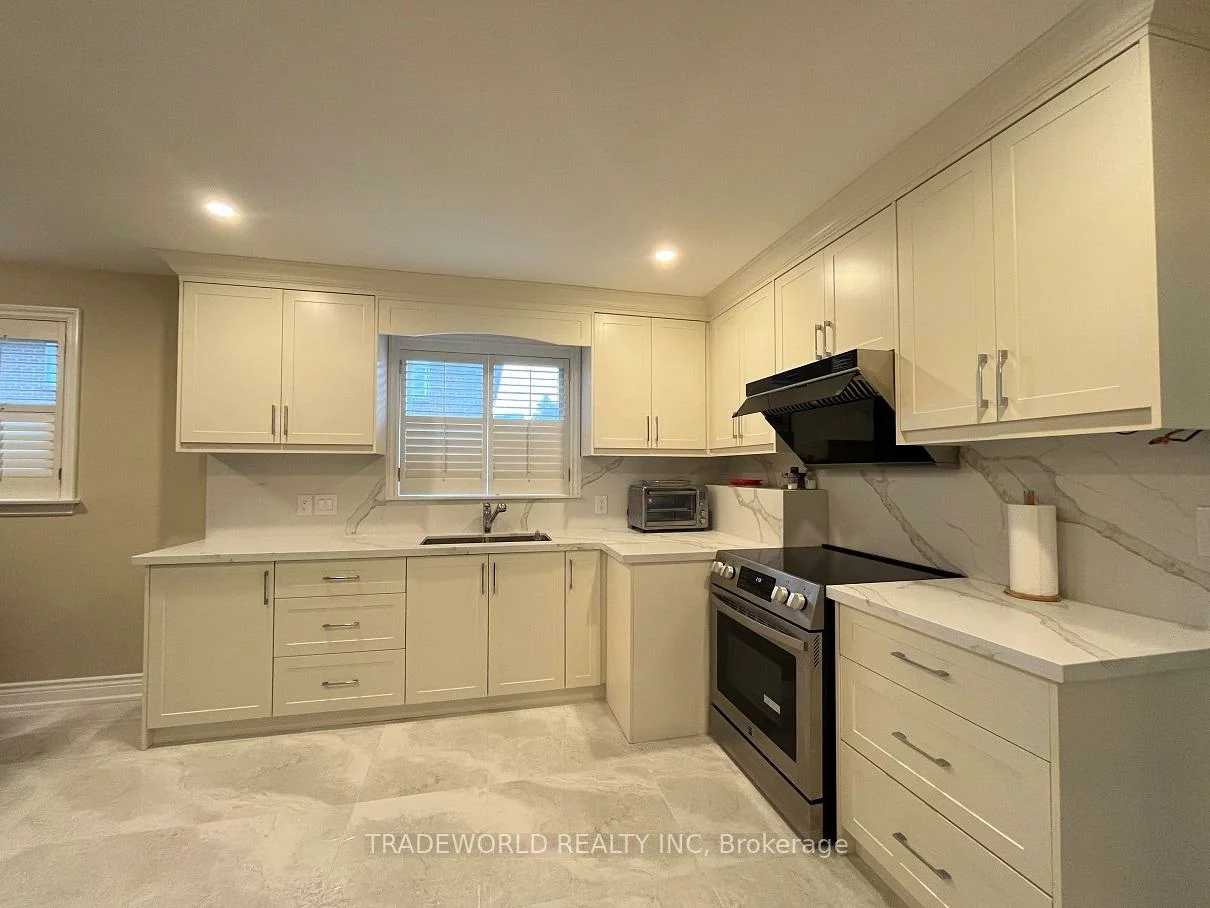 201, Hendon, Newtonbrook West, Toronto