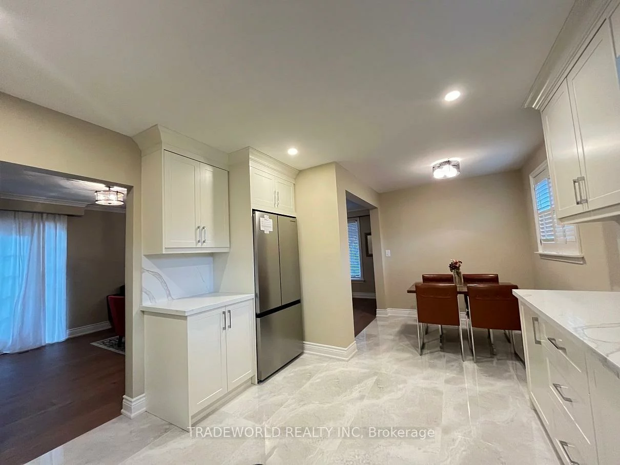201, Hendon, Newtonbrook West, Toronto
