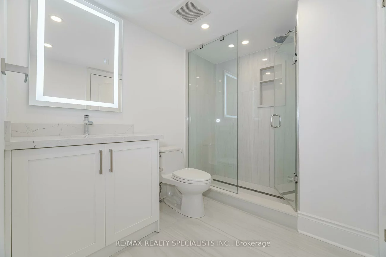 8C, Clairtrell, Willowdale East, Toronto