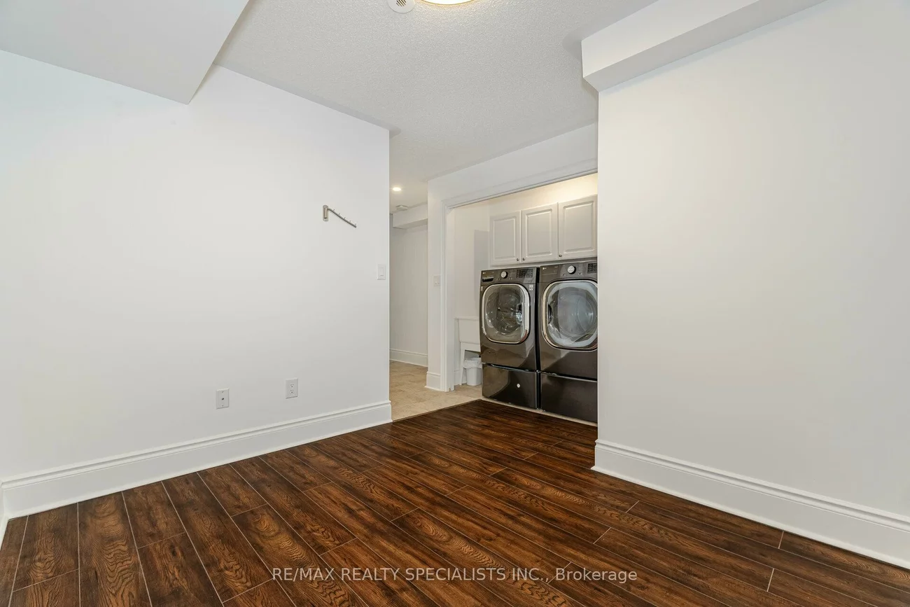 8C, Clairtrell, Willowdale East, Toronto
