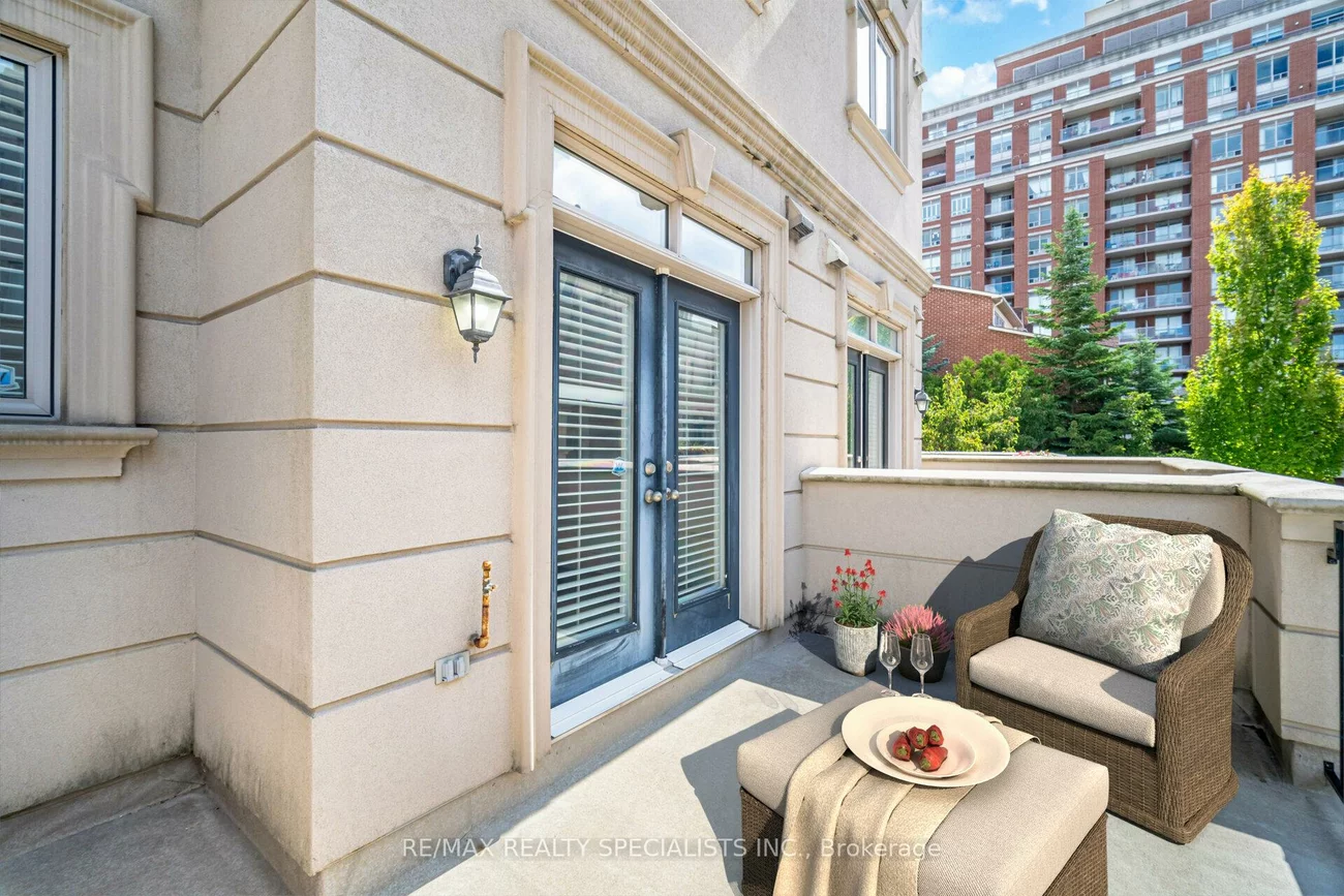 8C, Clairtrell, Willowdale East, Toronto