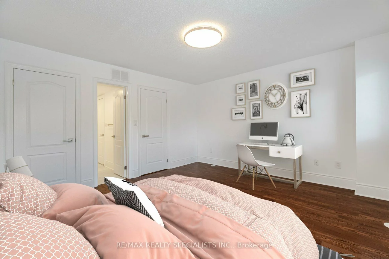 8C, Clairtrell, Willowdale East, Toronto