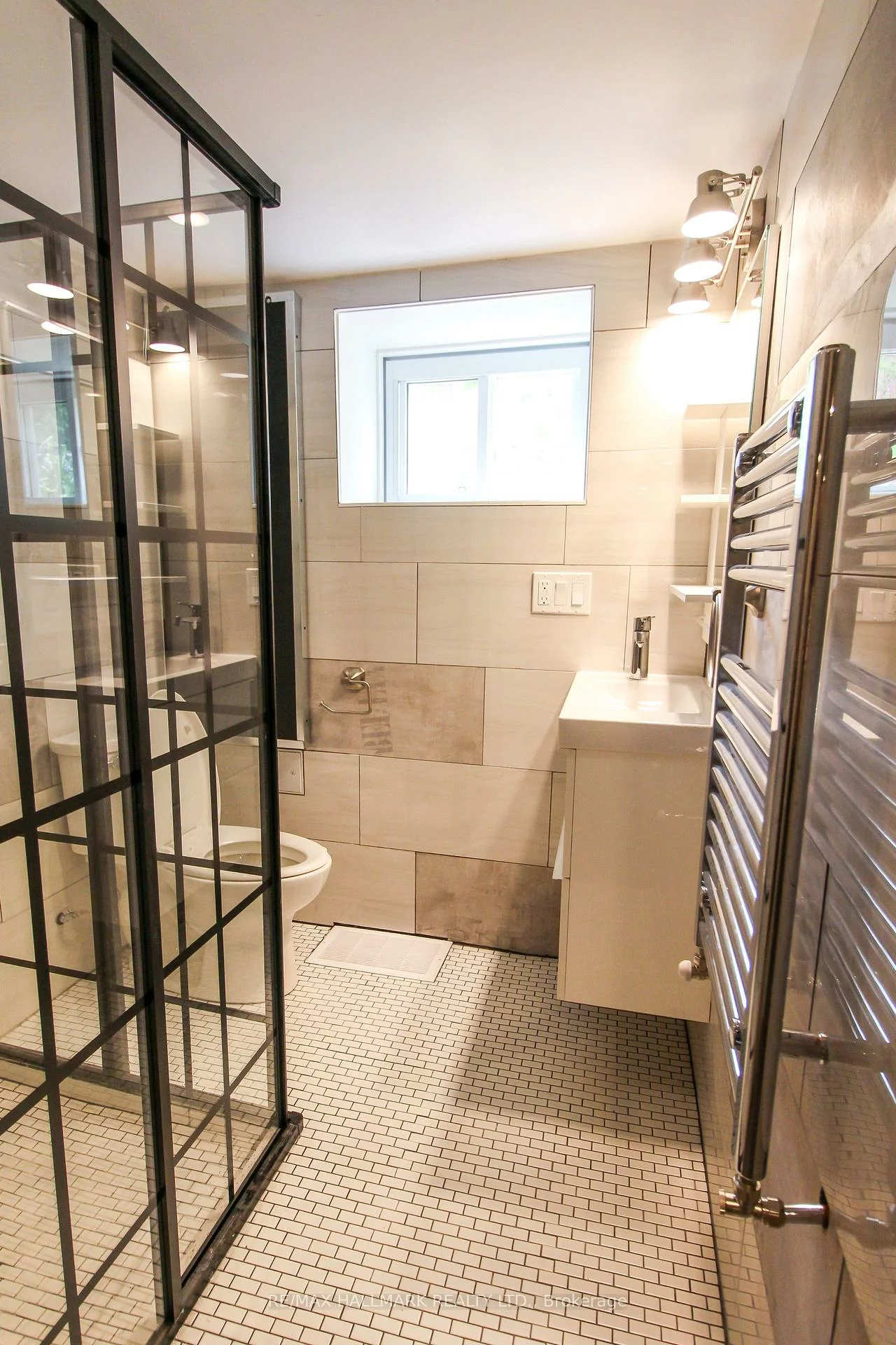 371, St Clarens, Little Portugal, Toronto