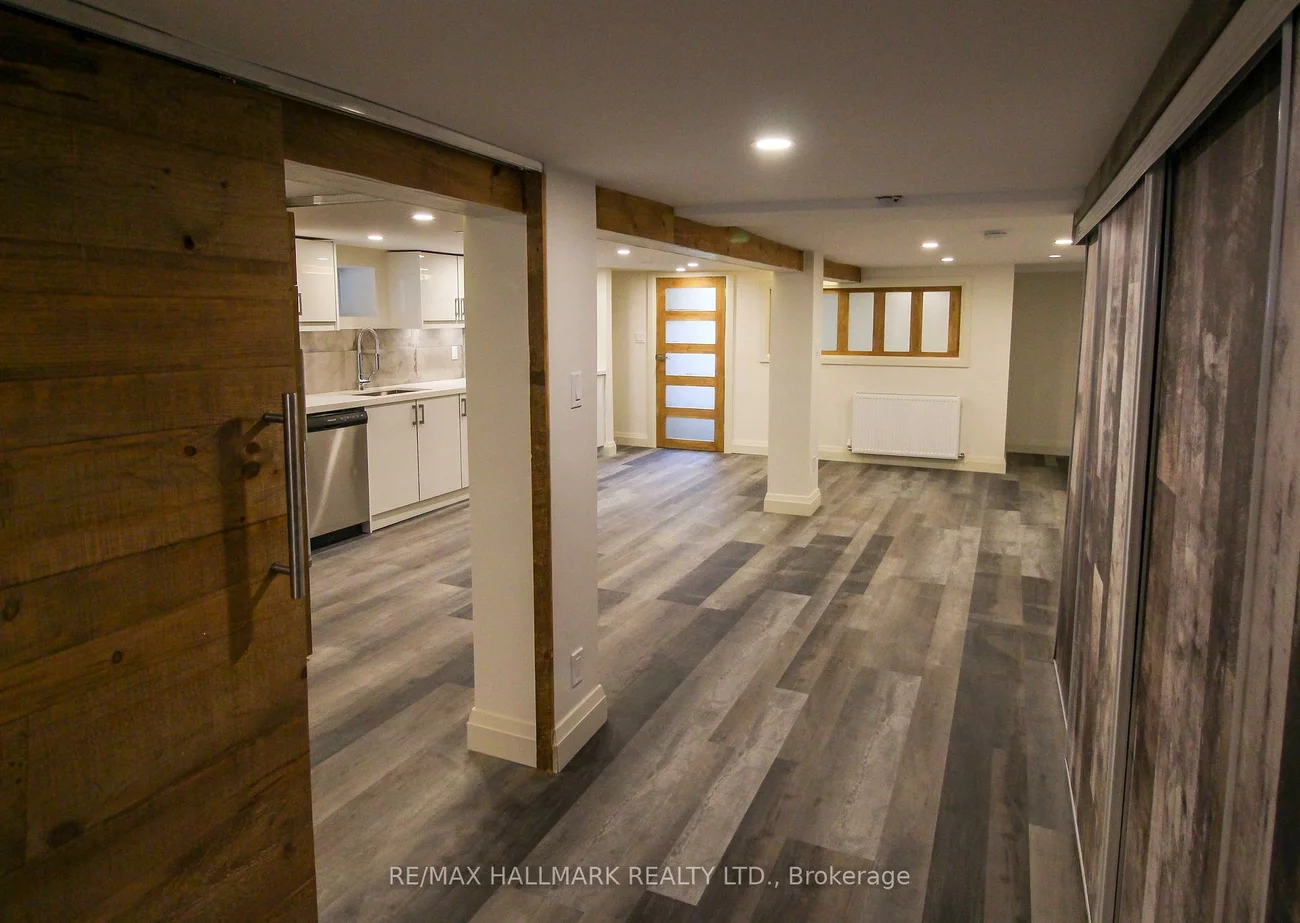 371, St Clarens, Little Portugal, Toronto