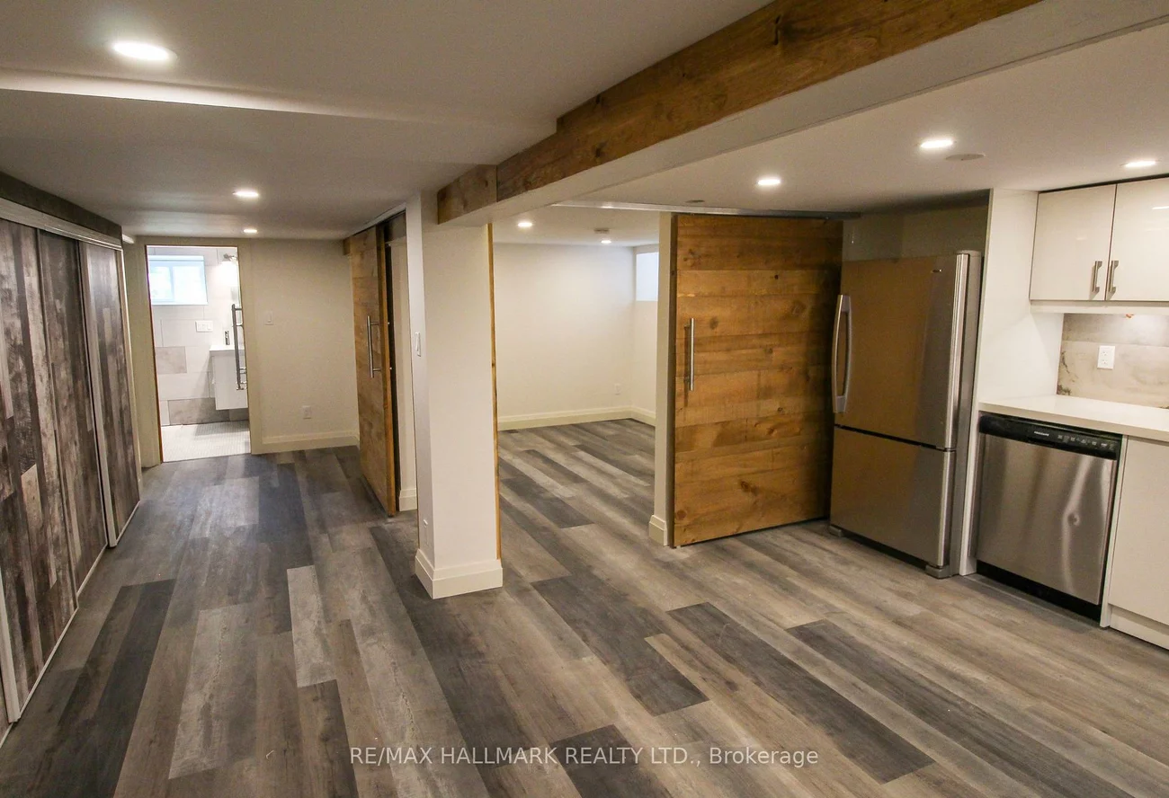 371, St Clarens, Little Portugal, Toronto