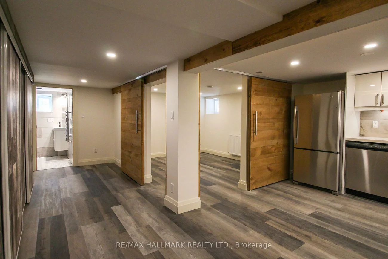 371, St Clarens, Little Portugal, Toronto