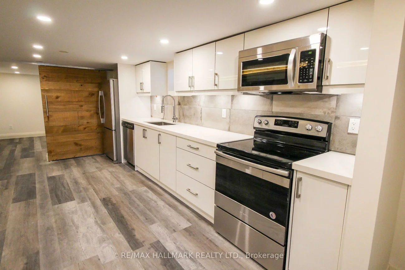 371, St Clarens, Little Portugal, Toronto