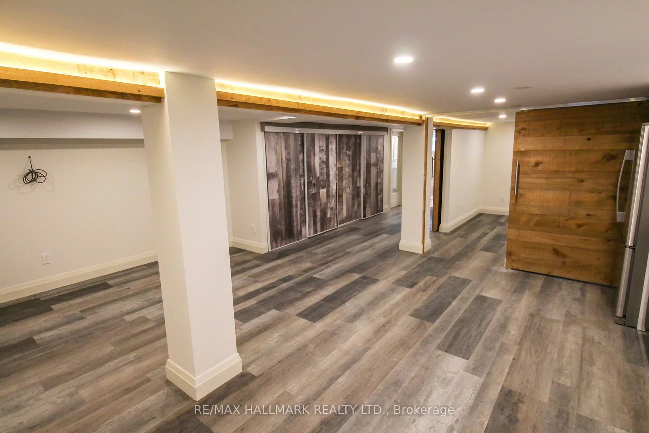 371, St Clarens, Little Portugal, Toronto
