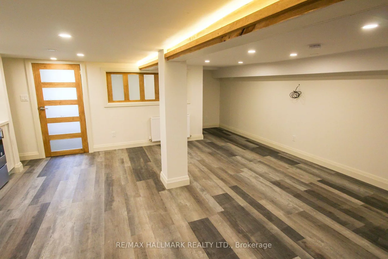 371, St Clarens, Little Portugal, Toronto