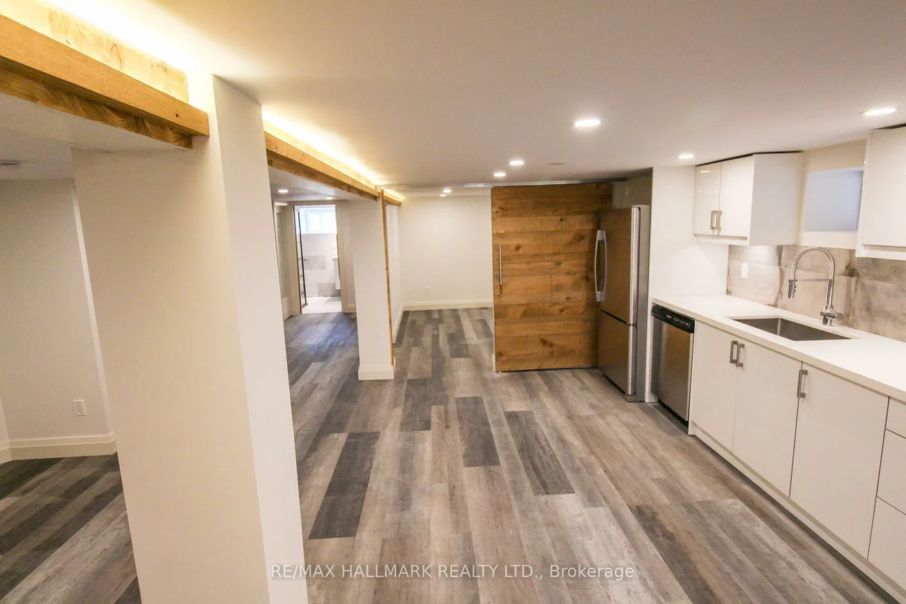 371, St Clarens, Little Portugal, Toronto