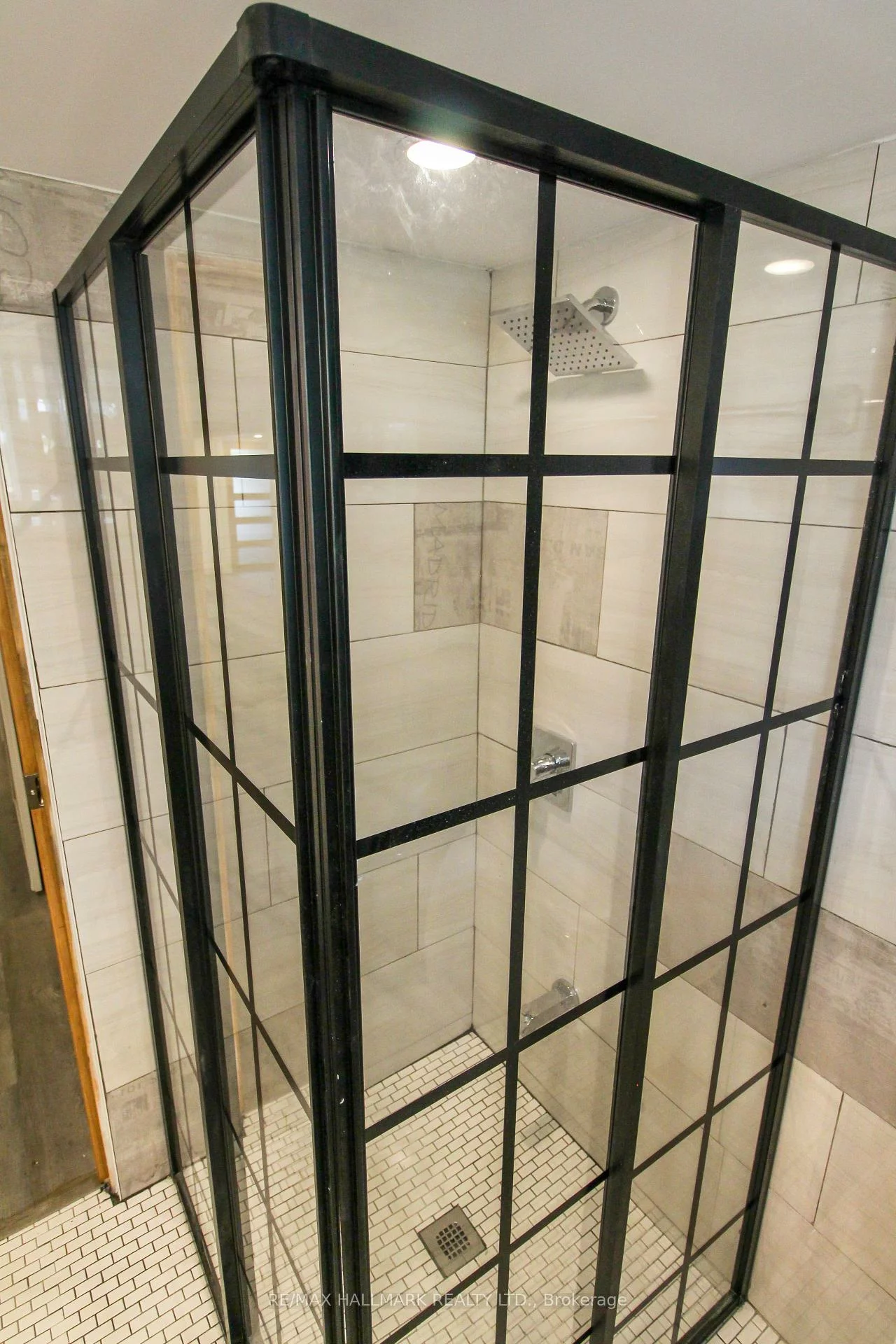 371, St Clarens, Little Portugal, Toronto