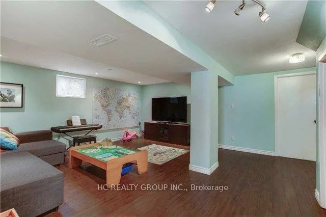 980, Lillian, Newtonbrook East, Toronto
