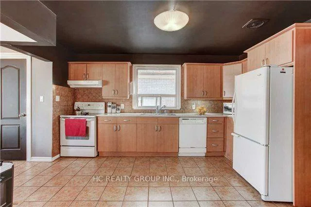 980, Lillian, Newtonbrook East, Toronto