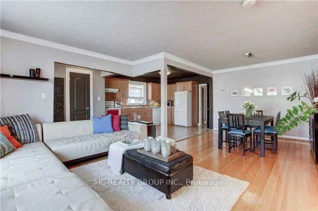 980, Lillian, Newtonbrook East, Toronto