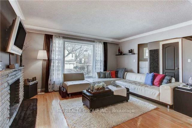 980, Lillian, Newtonbrook East, Toronto