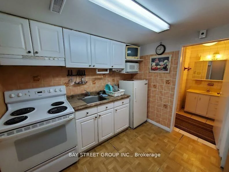 73, Regatta, Newtonbrook West, Toronto