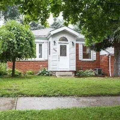 109, Poyntz, Lansing-Westgate, Toronto