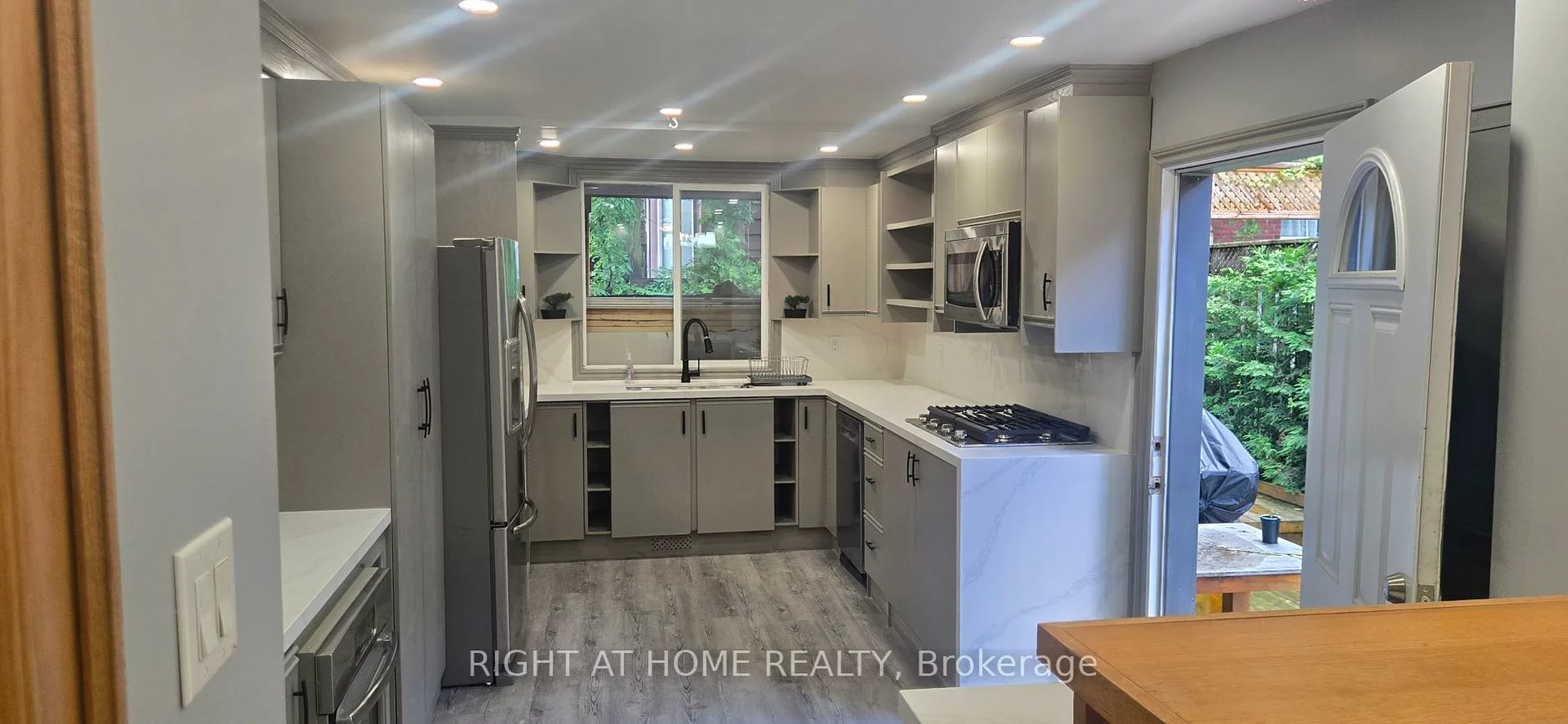 258, Howland, Annex, Toronto