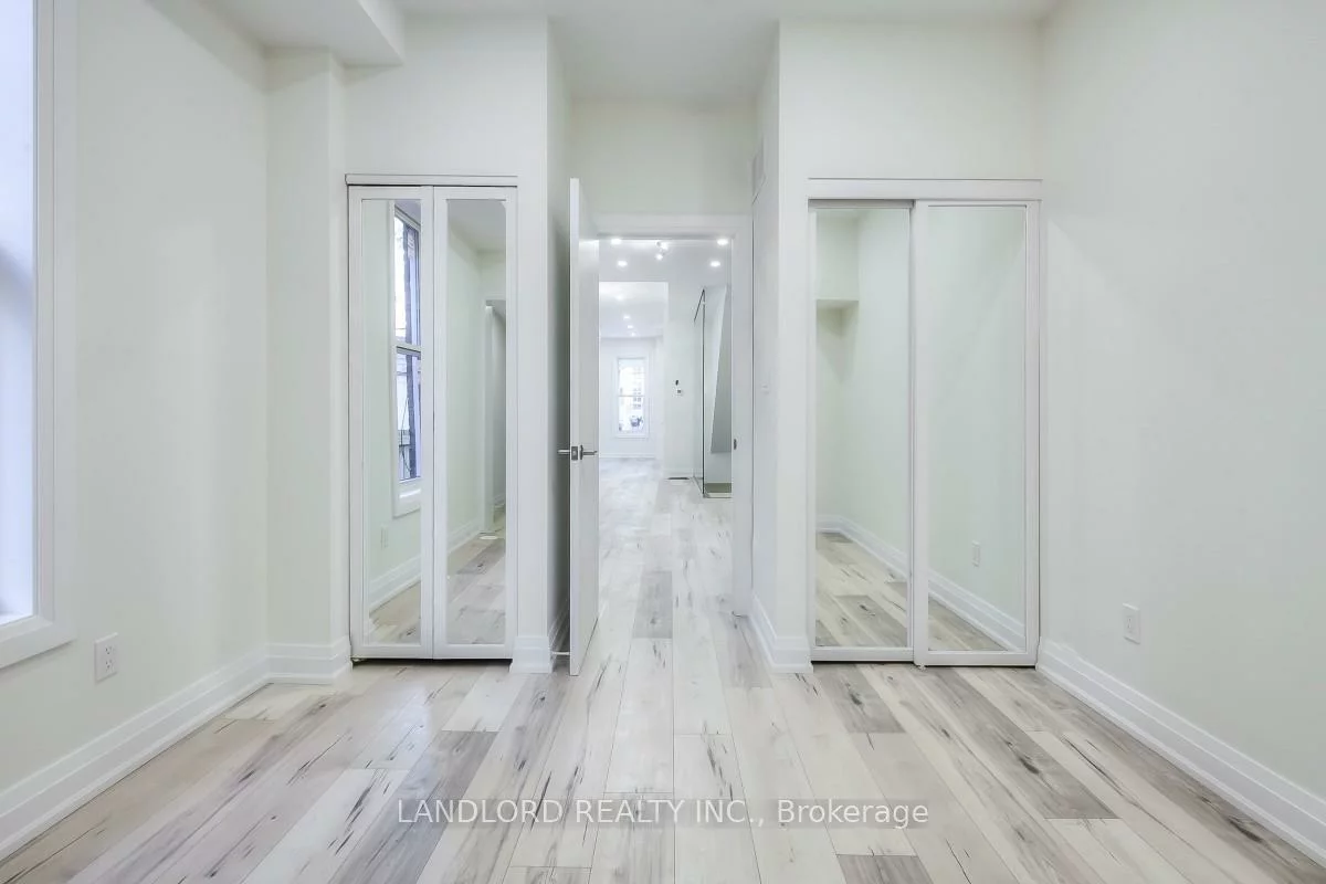 100, Massey, Niagara, Toronto