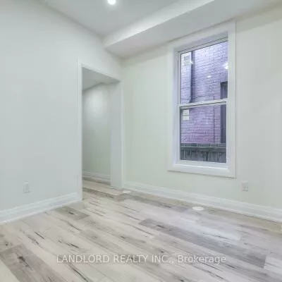 100, Massey, Niagara, Toronto