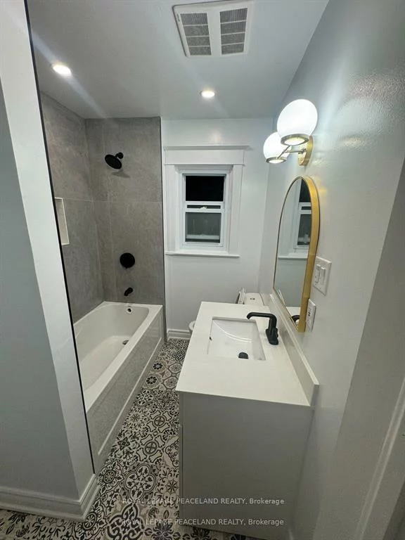 50, Manor, Mount Pleasant West, Toronto