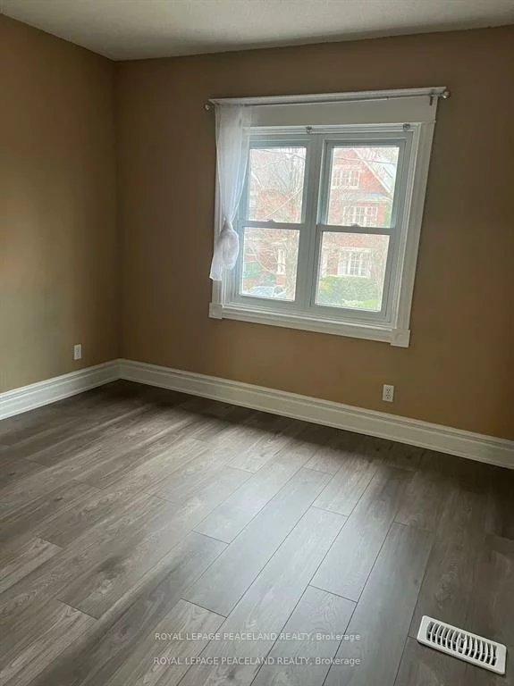 50, Manor, Mount Pleasant West, Toronto