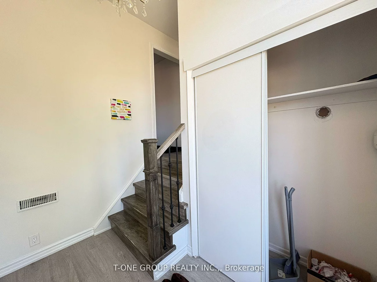 34, Navaho, Pleasant View, Toronto