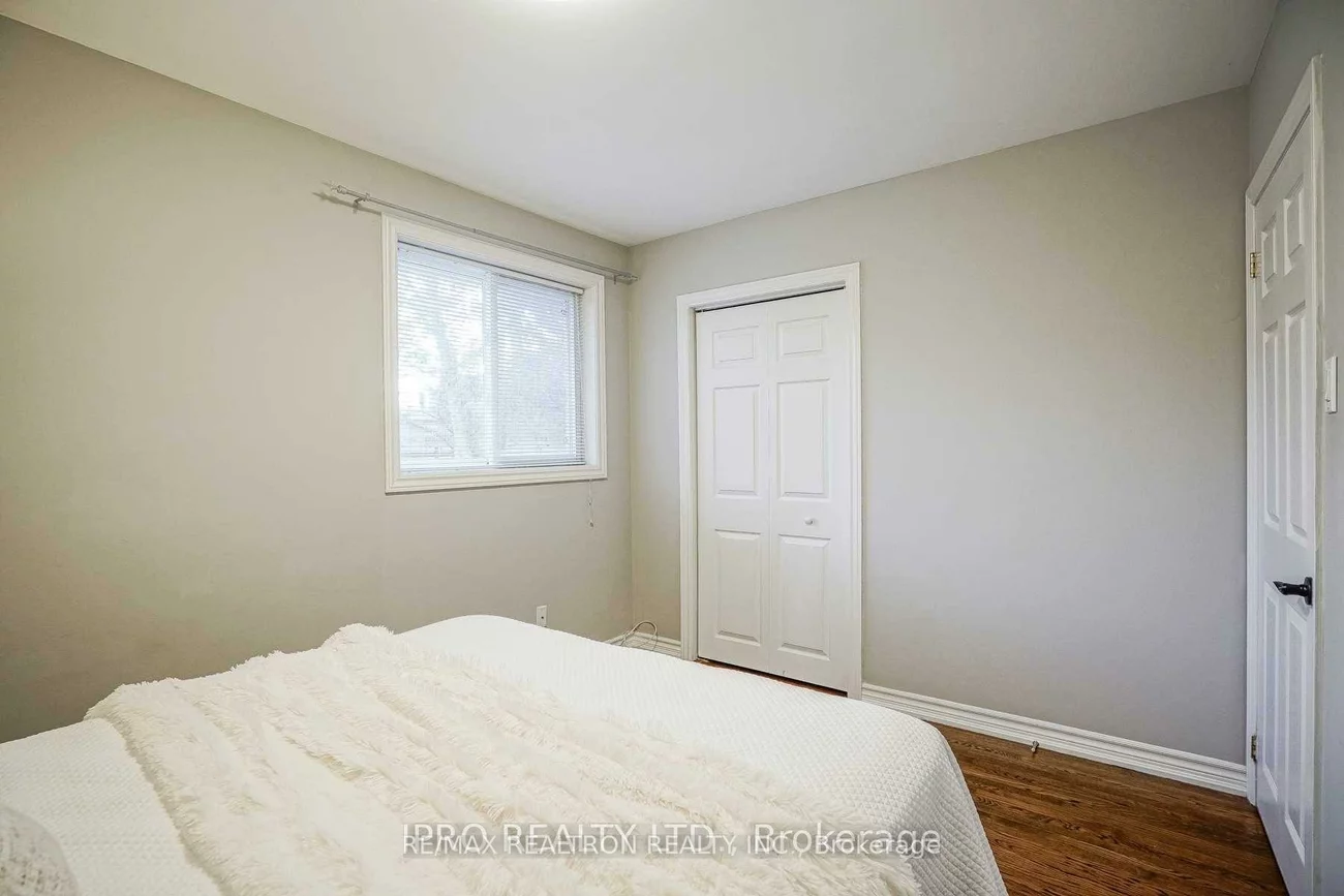 16, Cresthaven, Hillcrest Village, Toronto