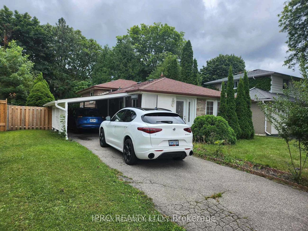 16, Cresthaven, Hillcrest Village, Toronto