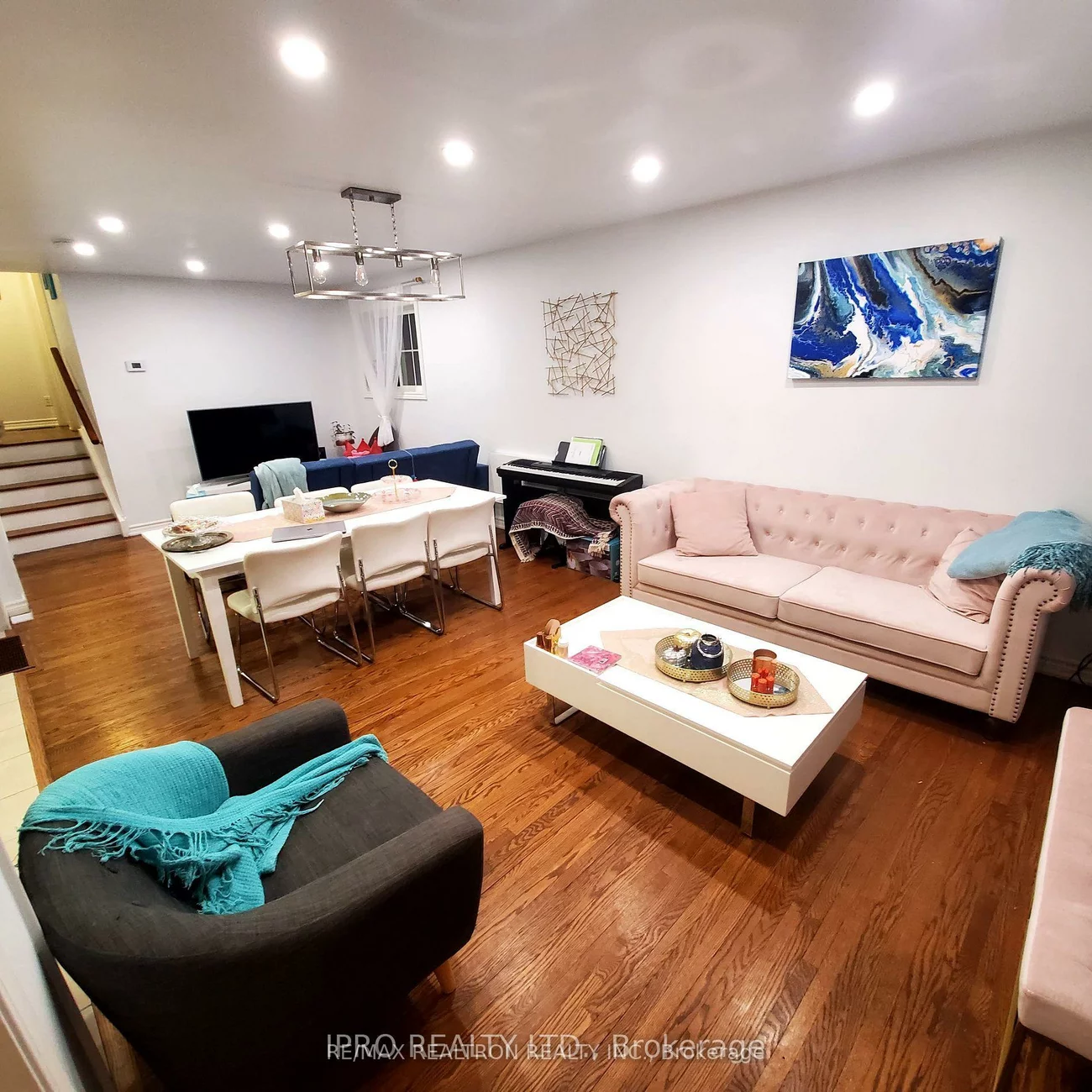 16, Cresthaven, Hillcrest Village, Toronto