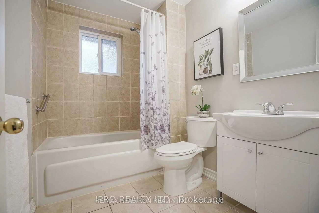 16, Cresthaven, Hillcrest Village, Toronto