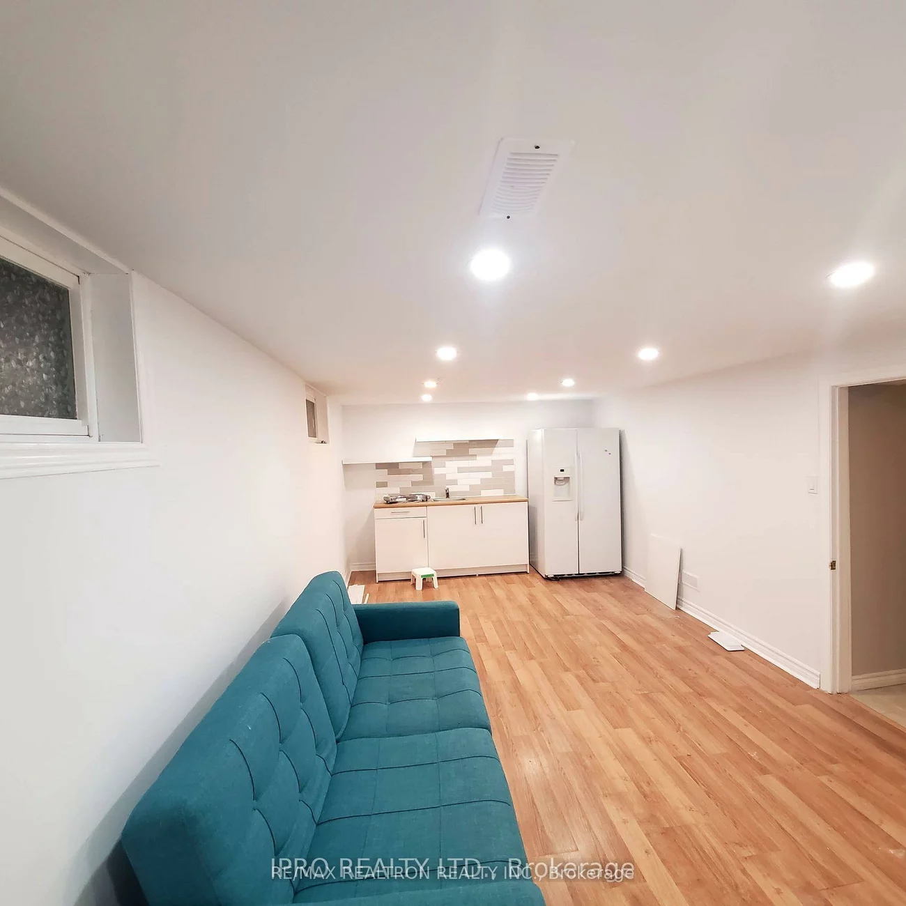 16, Cresthaven, Hillcrest Village, Toronto