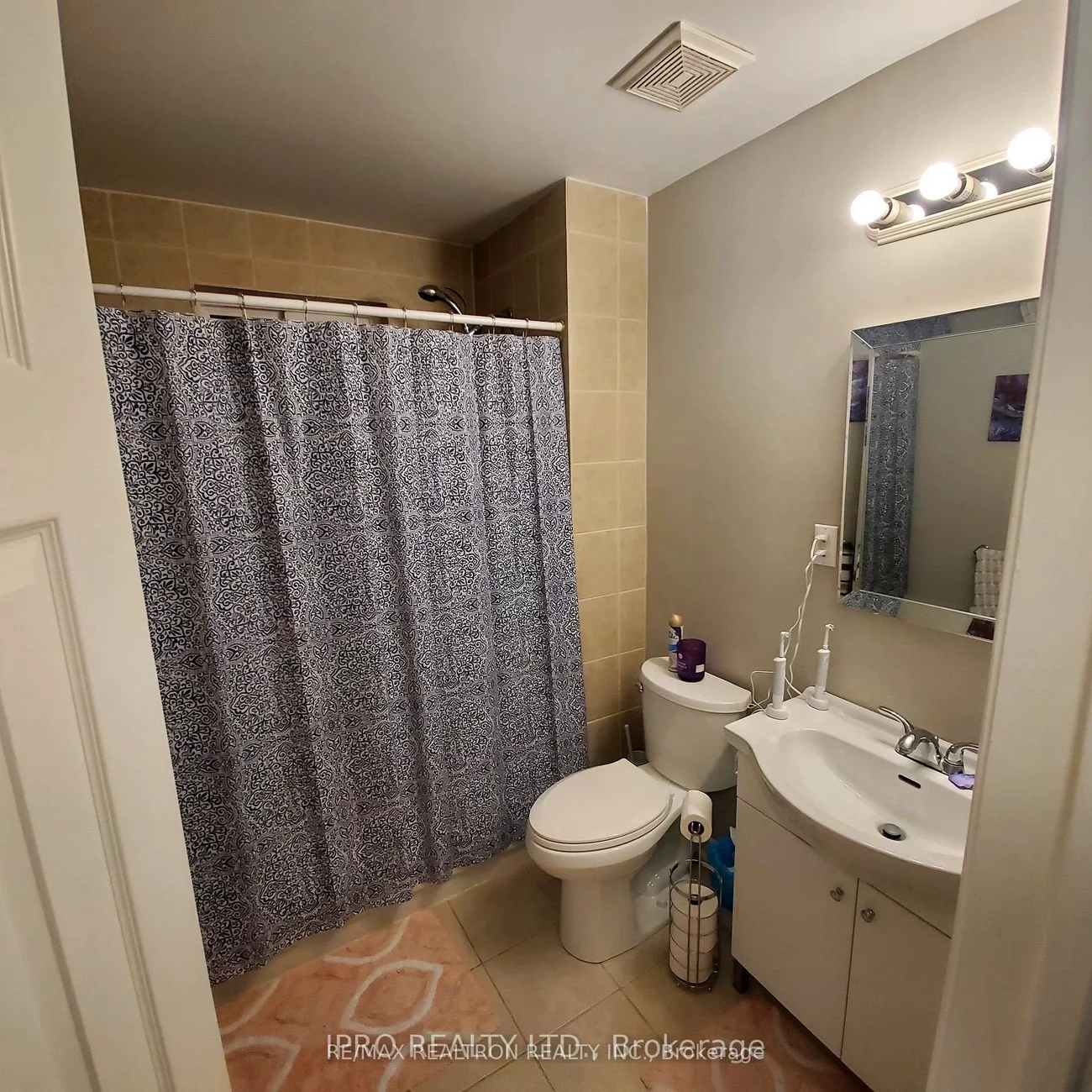 16, Cresthaven, Hillcrest Village, Toronto