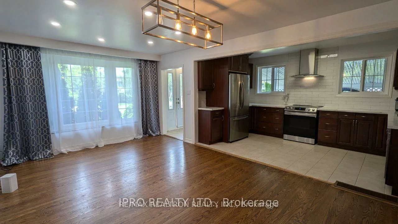 16, Cresthaven, Hillcrest Village, Toronto