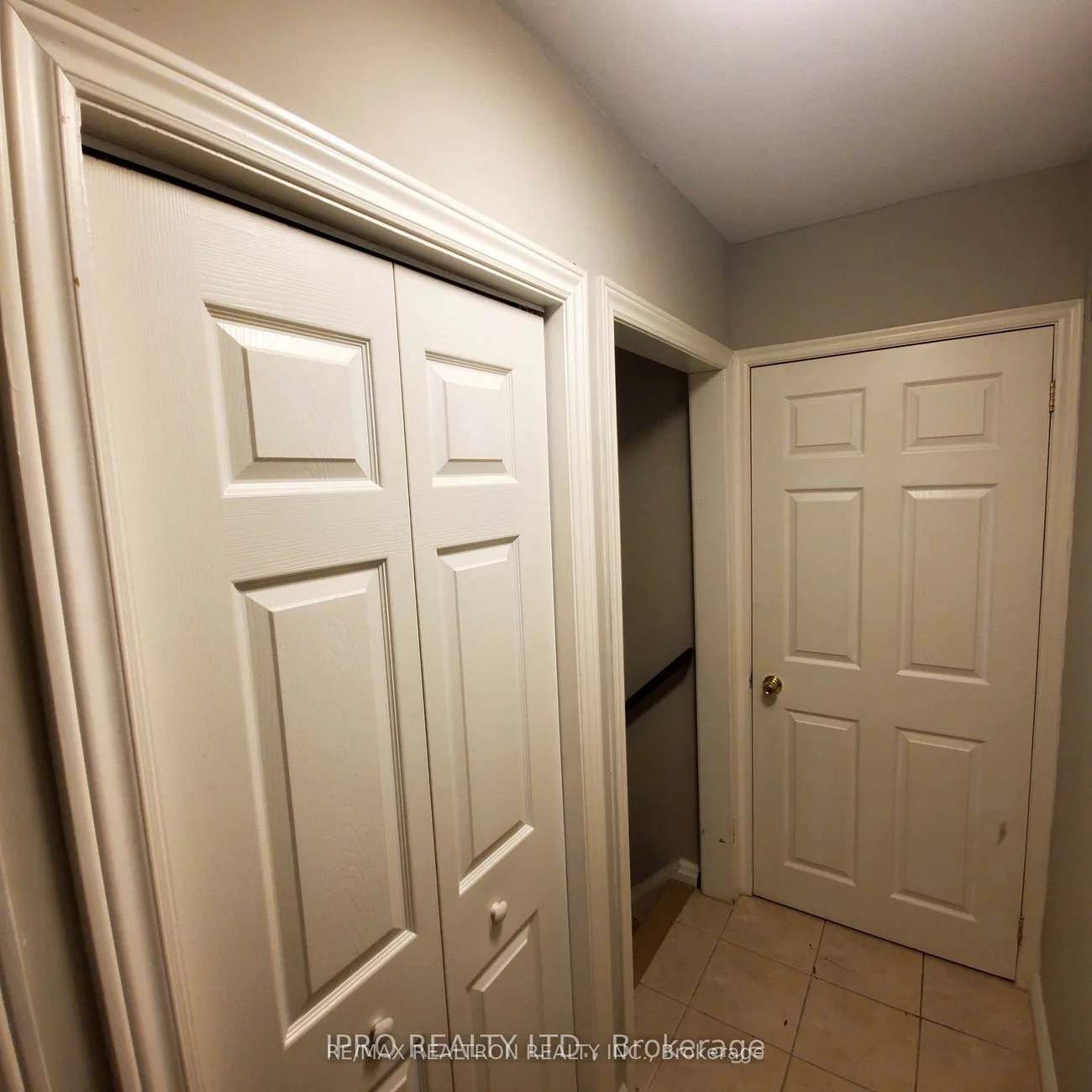 16, Cresthaven, Hillcrest Village, Toronto