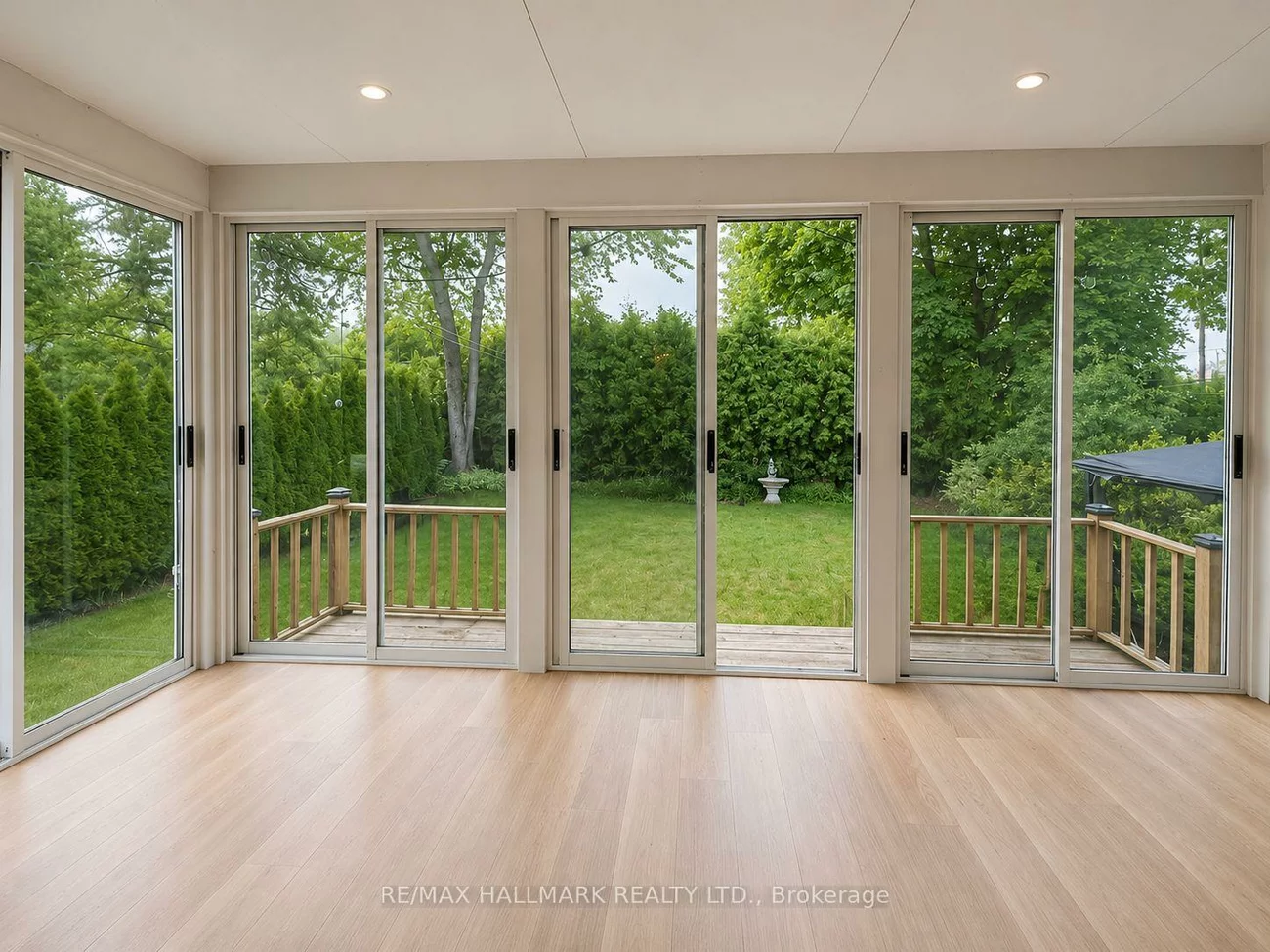 33, Sumner Heights, Bayview Village, Toronto
