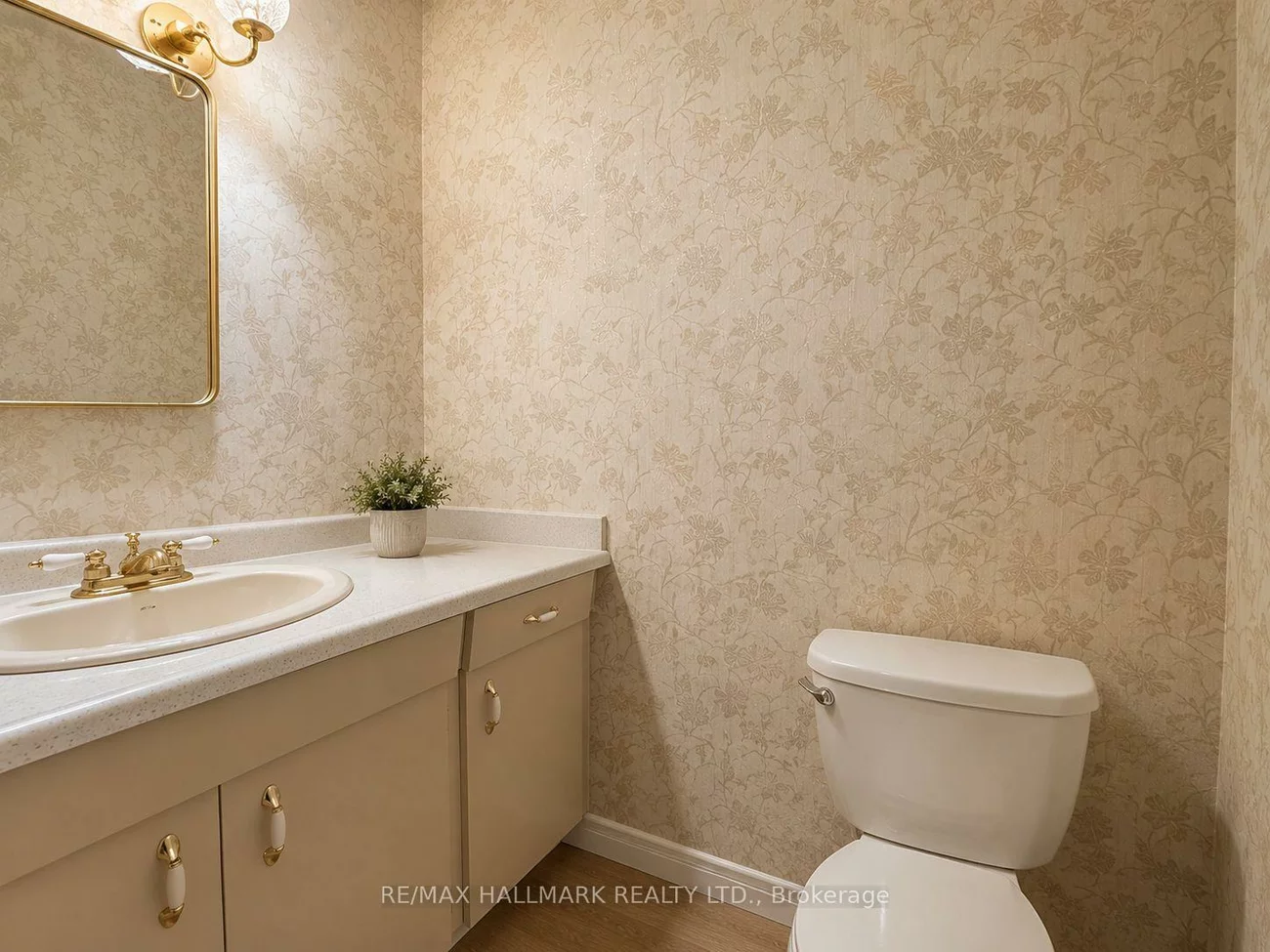 33, Sumner Heights, Bayview Village, Toronto