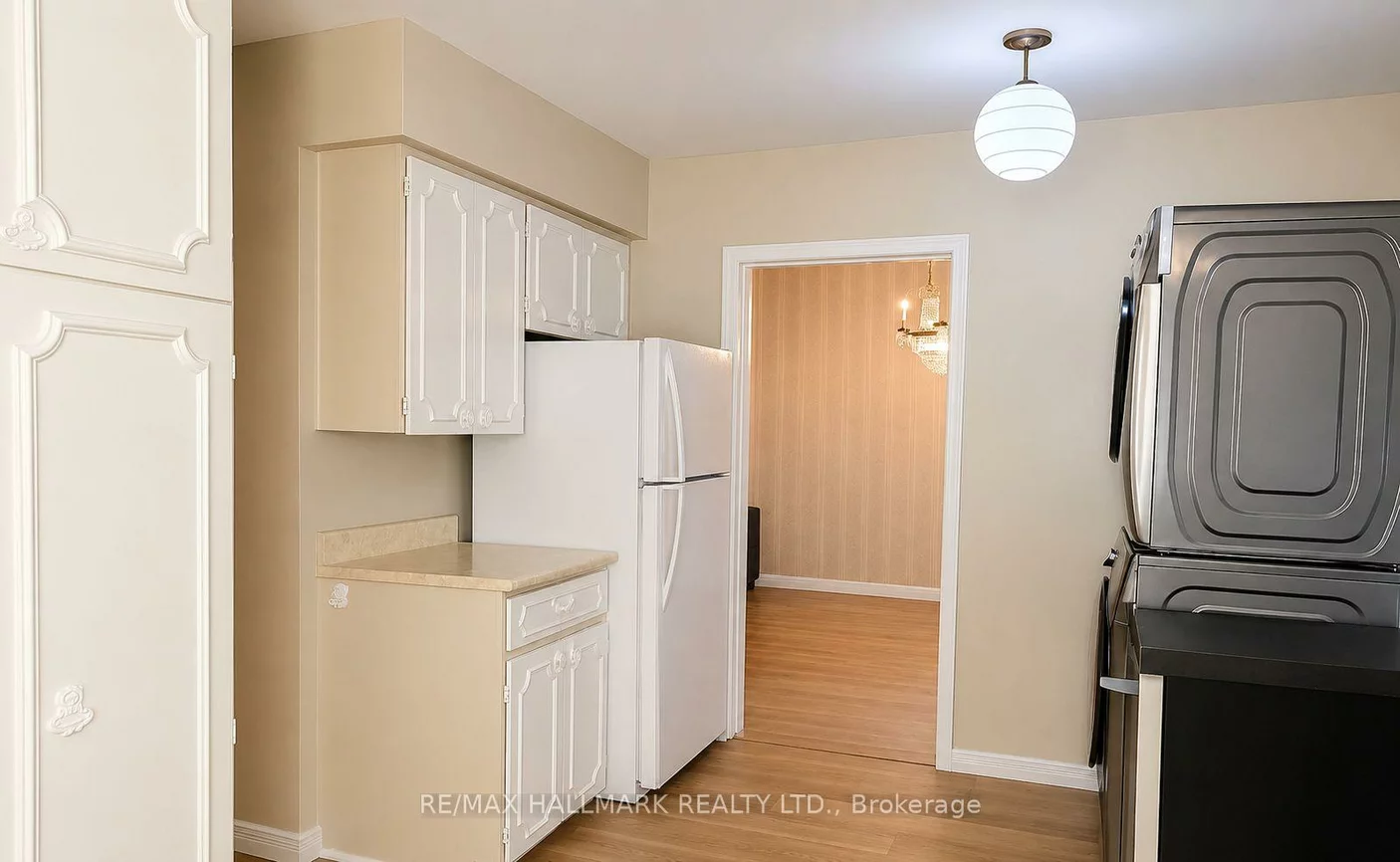 33, Sumner Heights, Bayview Village, Toronto