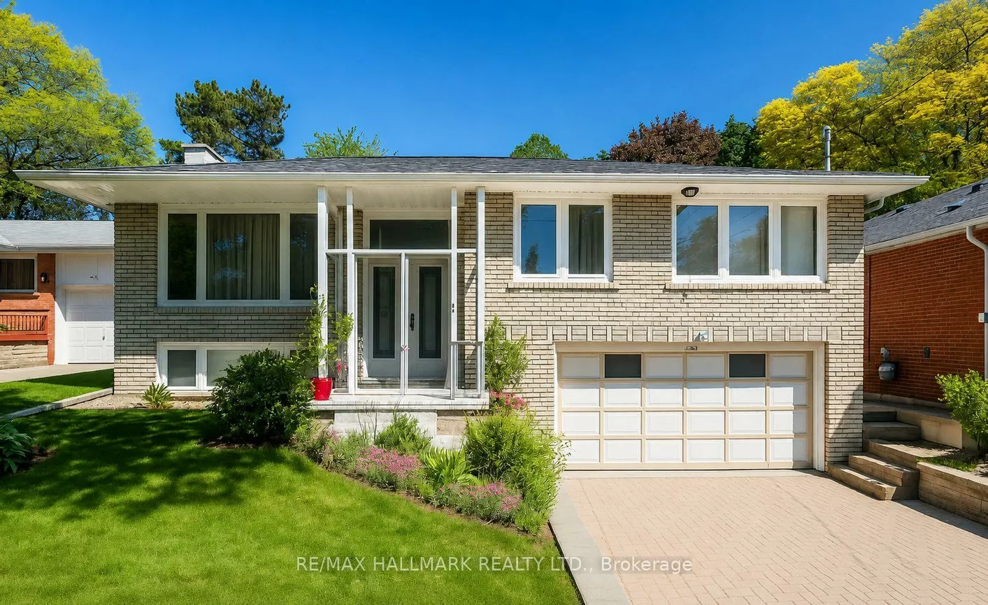 33, Sumner Heights, Bayview Village, Toronto