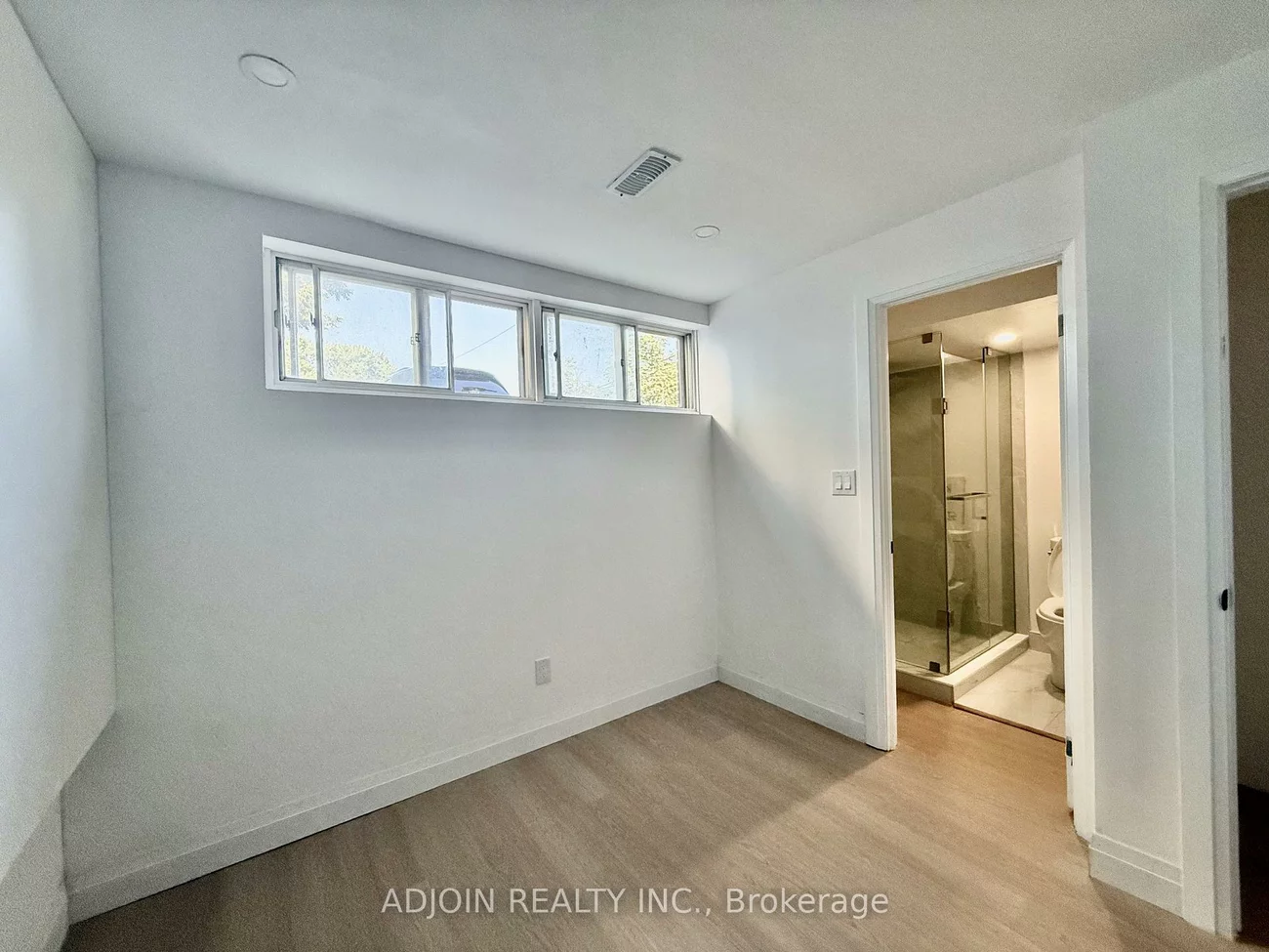 18, Patrick, Pleasant View, Toronto