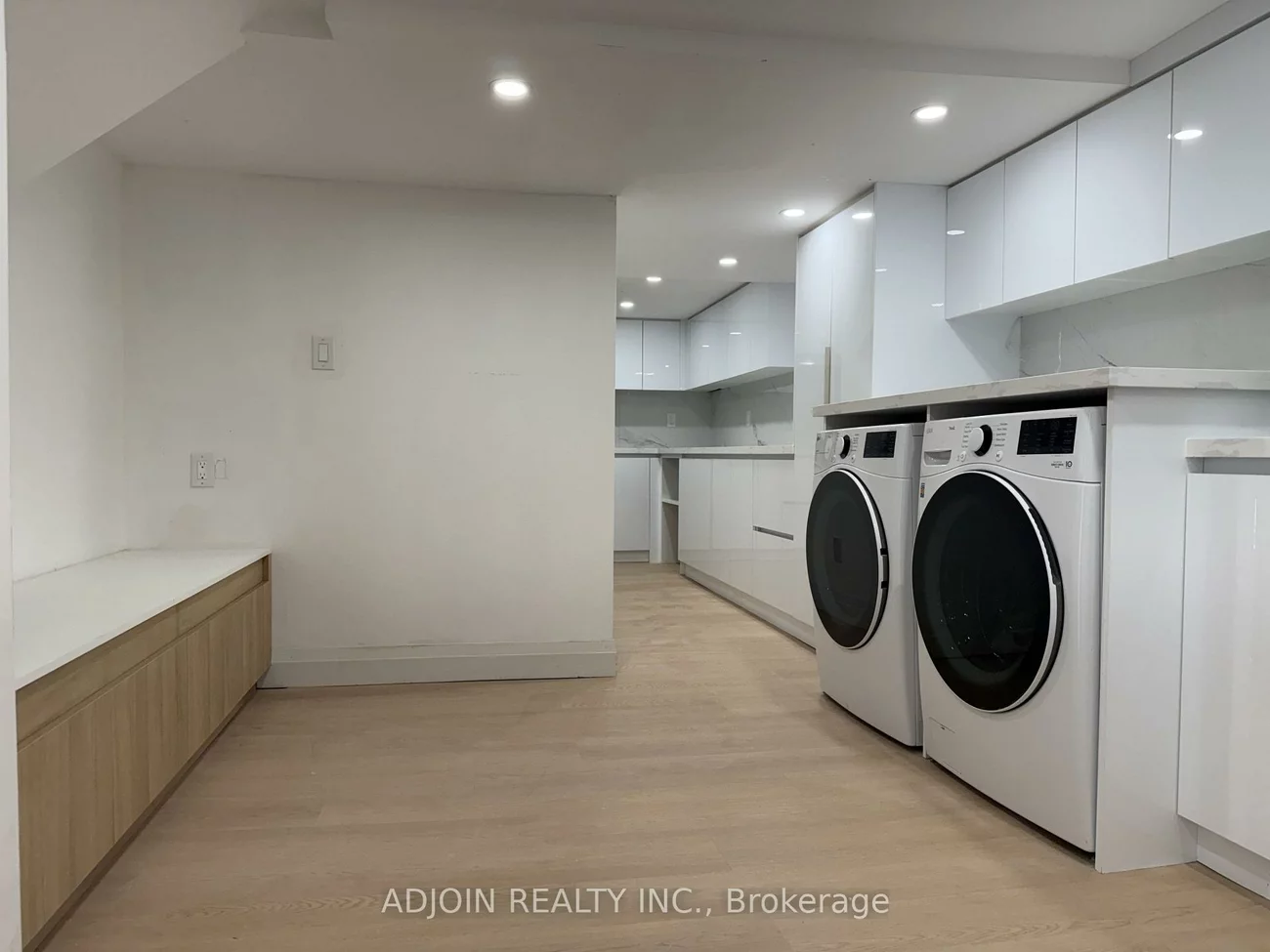 18, Patrick, Pleasant View, Toronto