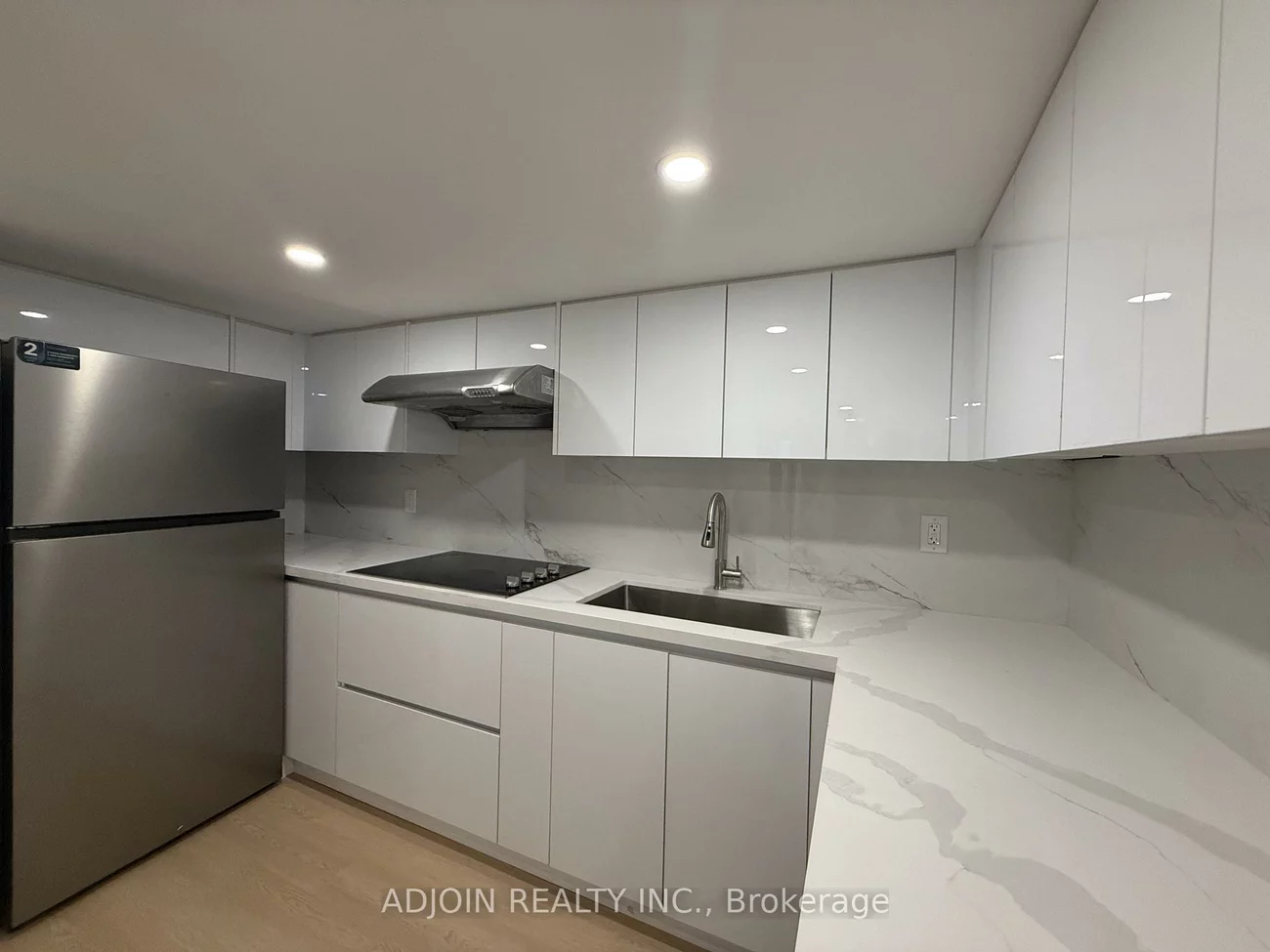 18, Patrick, Pleasant View, Toronto