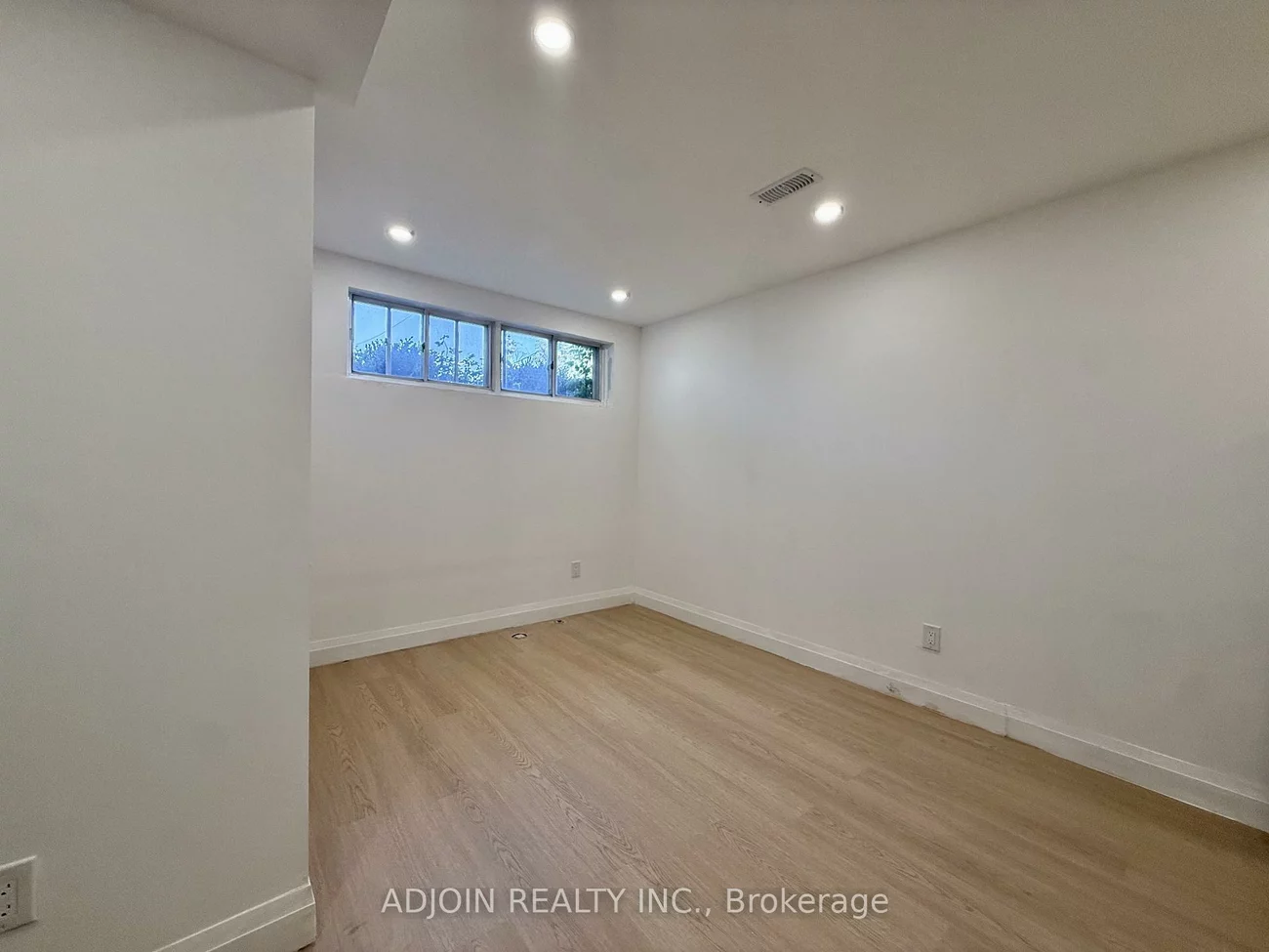 18, Patrick, Pleasant View, Toronto