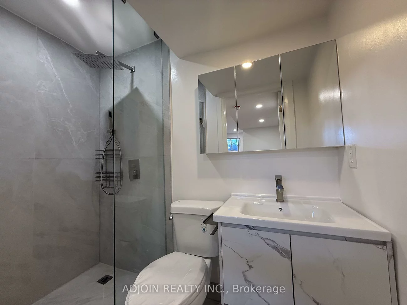 18, Patrick, Pleasant View, Toronto