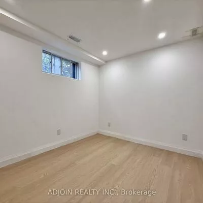 18, Patrick, Pleasant View, Toronto