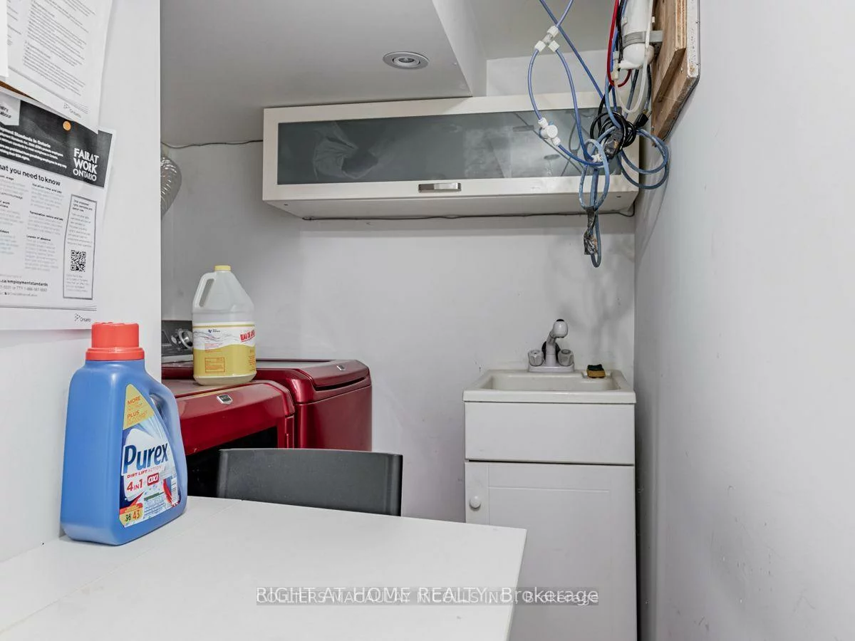 1069, College, Little Portugal, Toronto