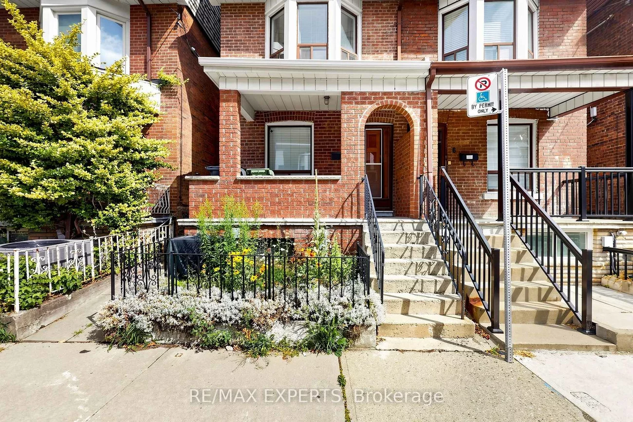 8, Parr, Little Portugal, Toronto