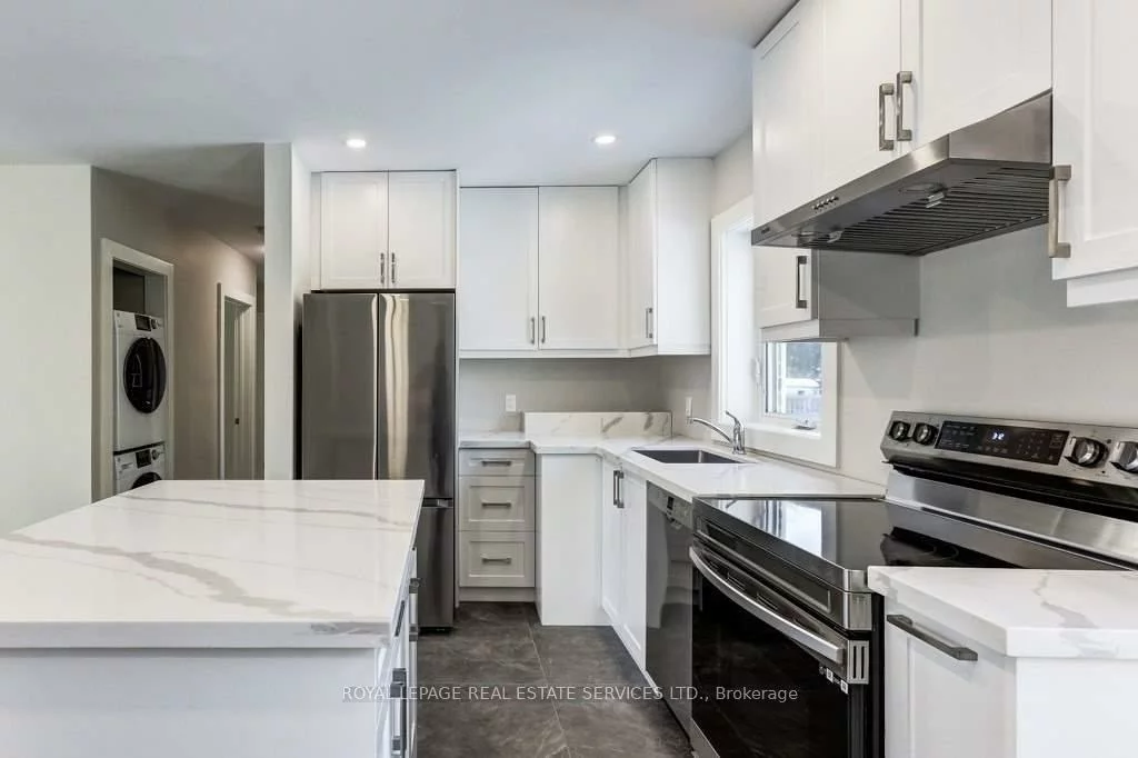 158, Finch, Willowdale East, Toronto