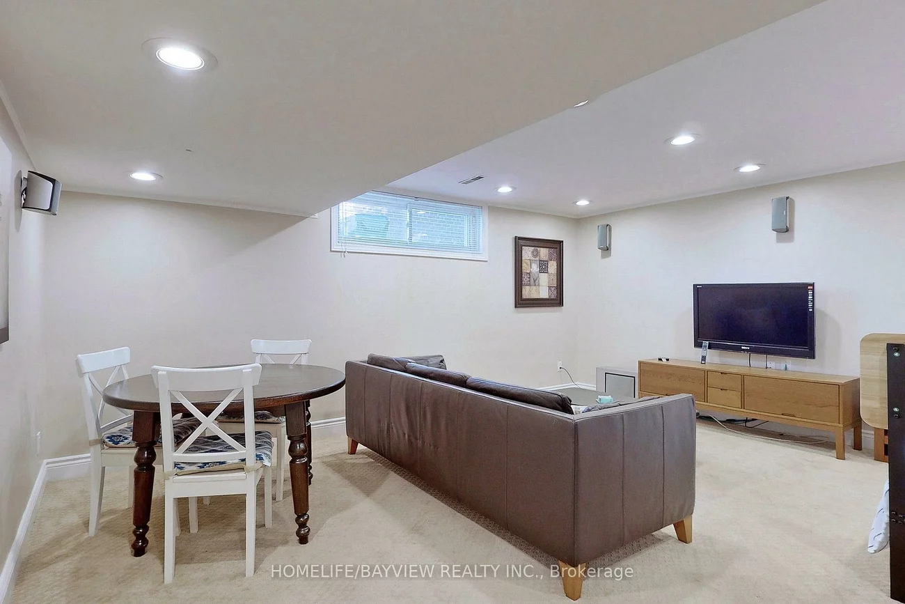 39, Shenstone(Basement), Westminster-Branson, Toronto