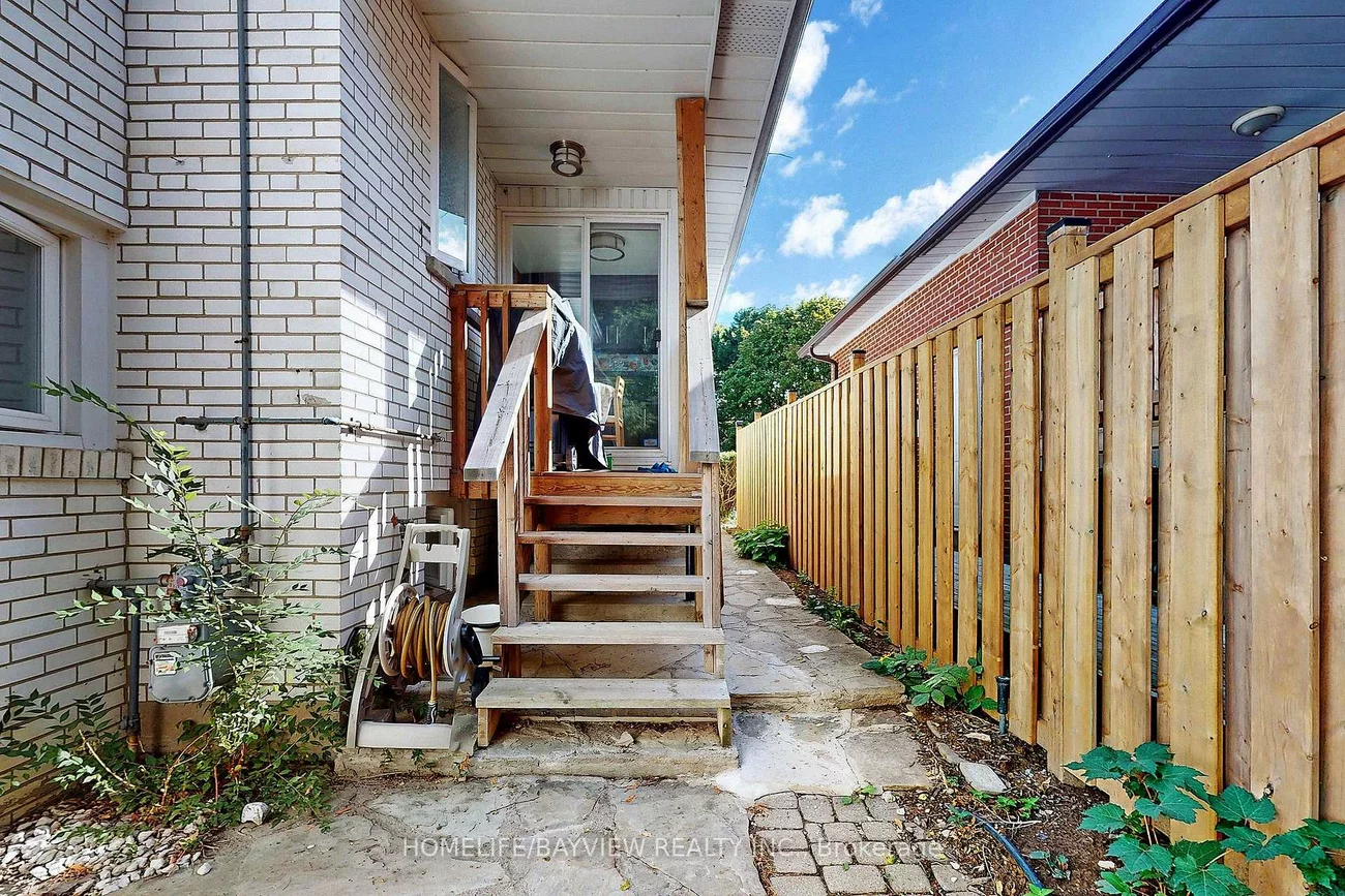 39, Shenstone(Basement), Westminster-Branson, Toronto